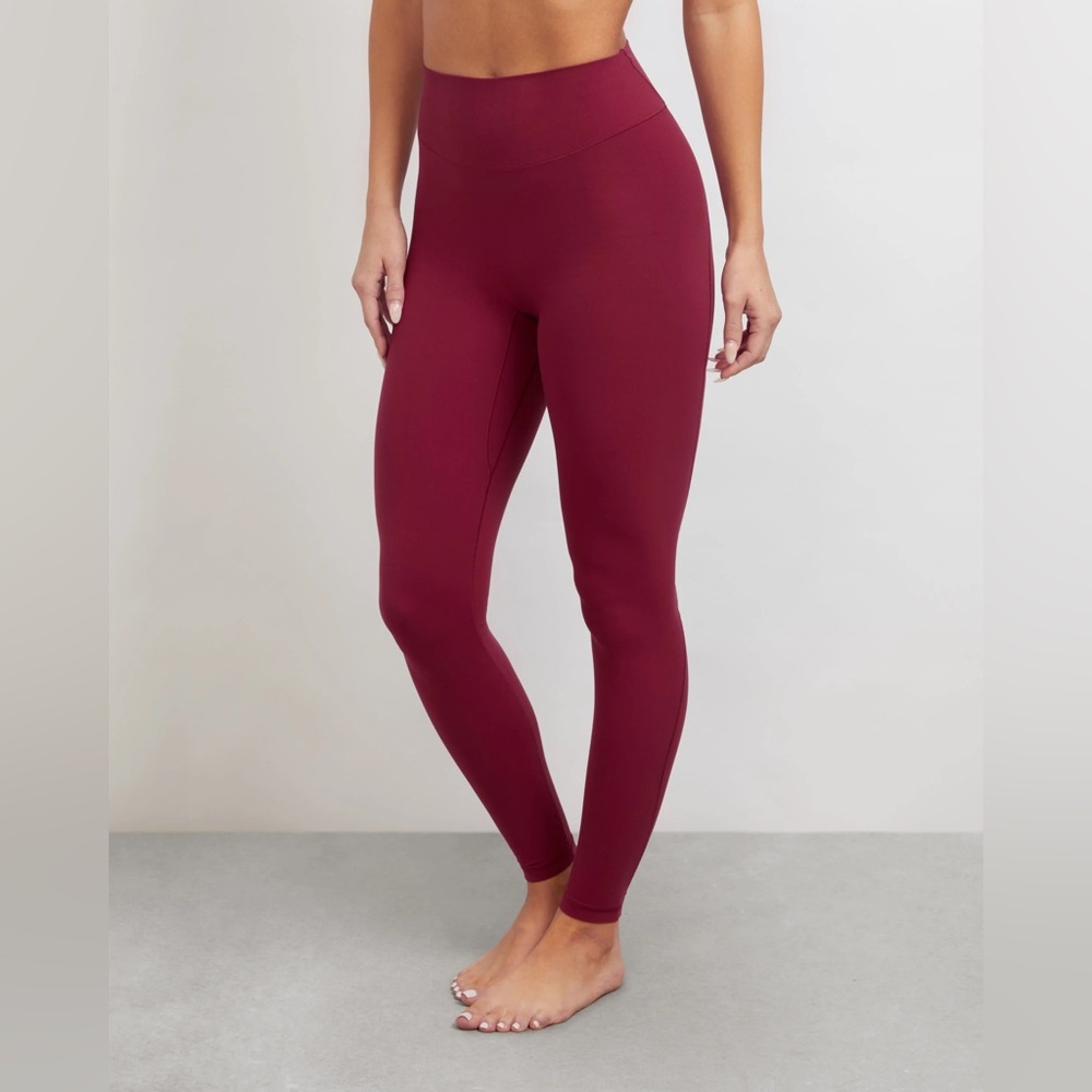 Stori icon tight leggings in merlot size 6